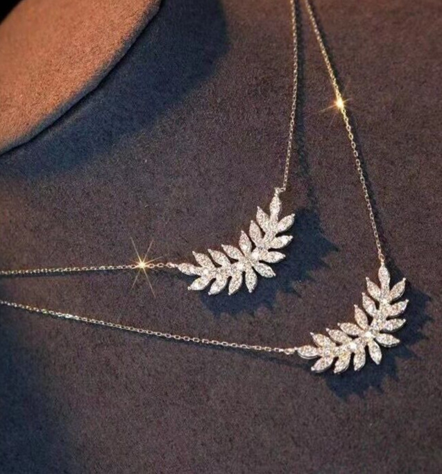 Silver Plating Geometric Leaf Shape 1.85 CT Simulated Stylish Love Gift Necklace