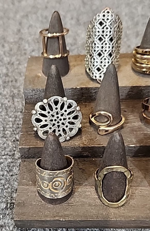 Jewelry 18 Rings Egyptian Adjusts Sized Gold Silver Tones See Description #181