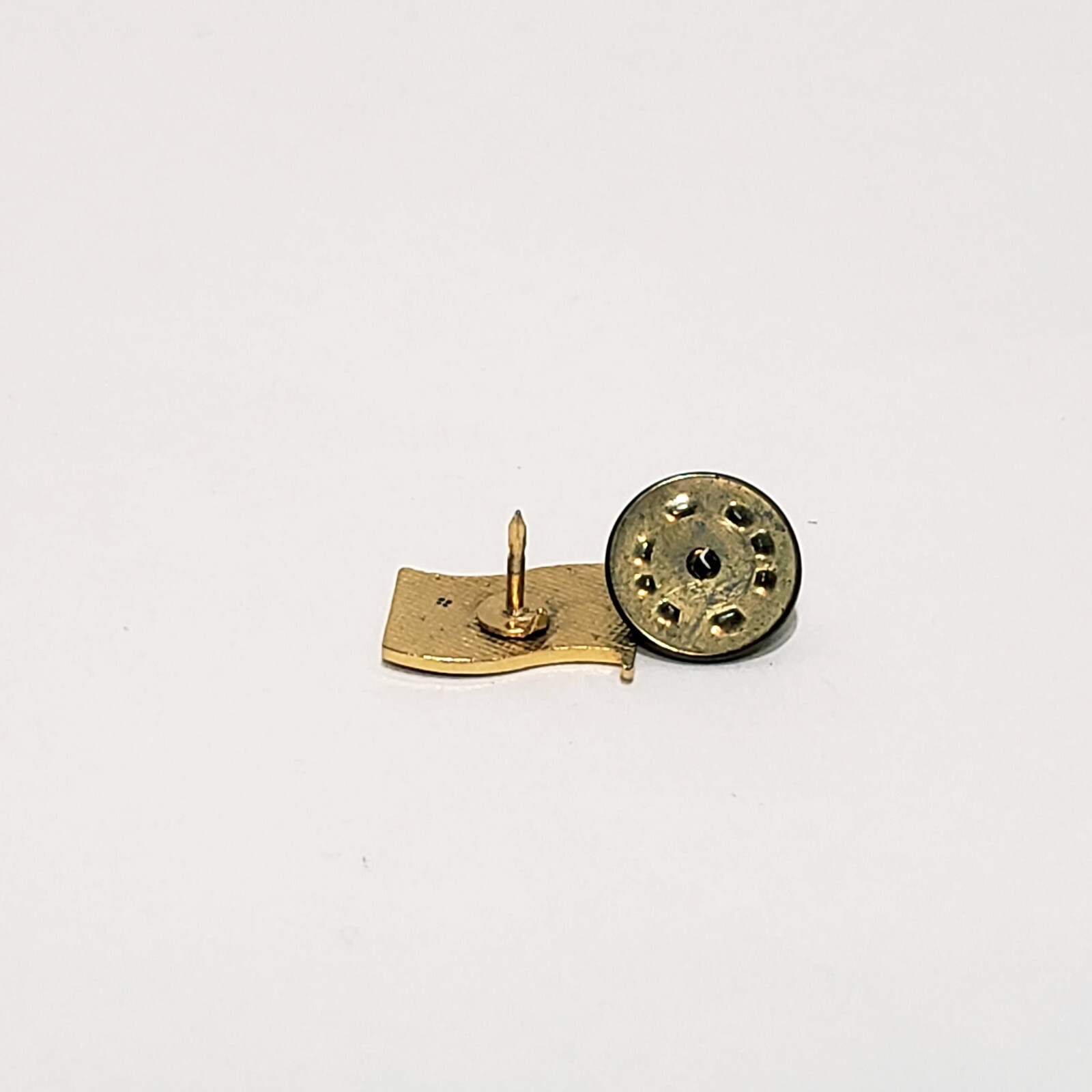 United Kingdom Great Britain Lapel Pin Enamel Red Blue Gold Tone 1/2″