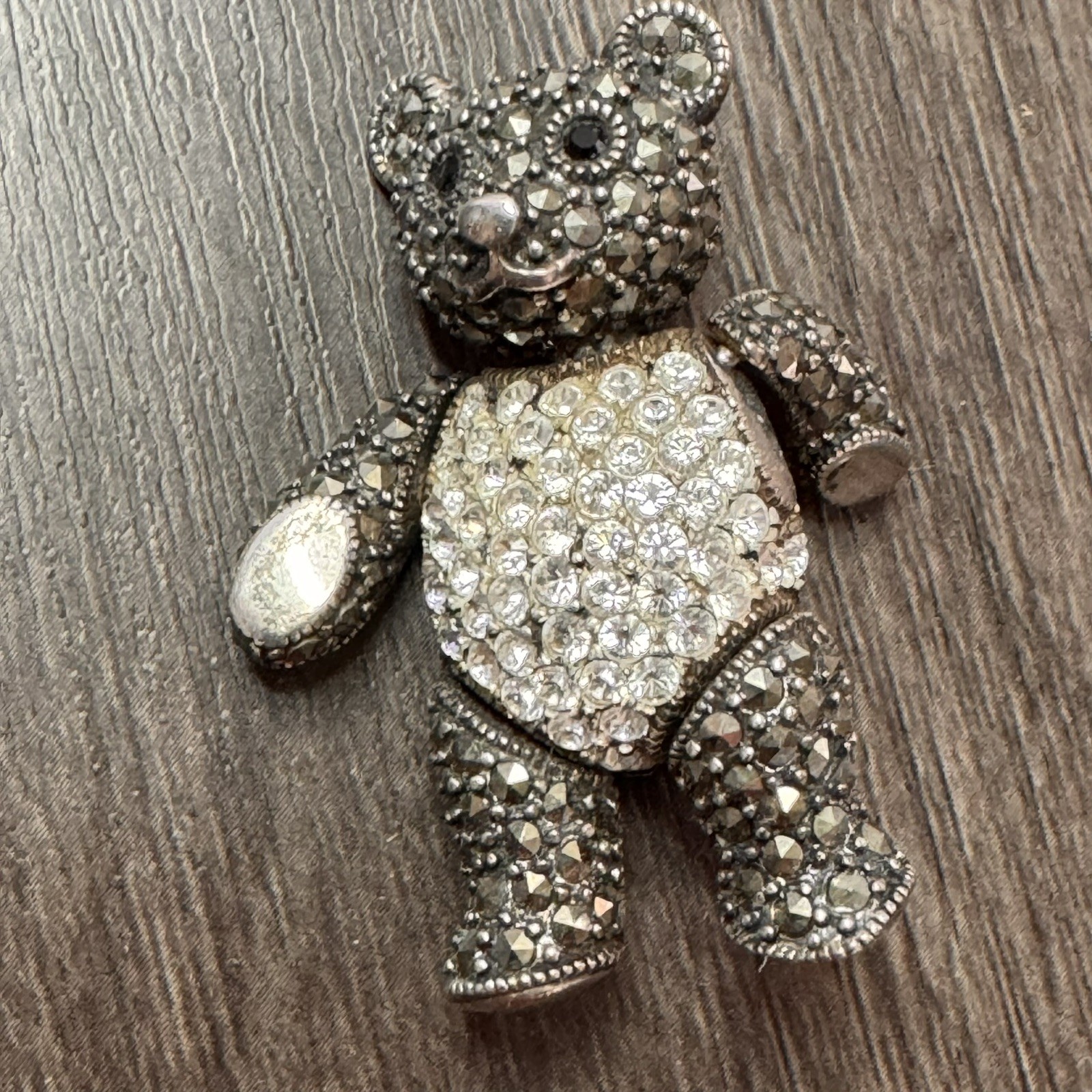 A925 STERLING SILVER MARCASITE TEDDY BEAR MOVEABLE PIN BROOCH BLACK CRYSTAL EYES