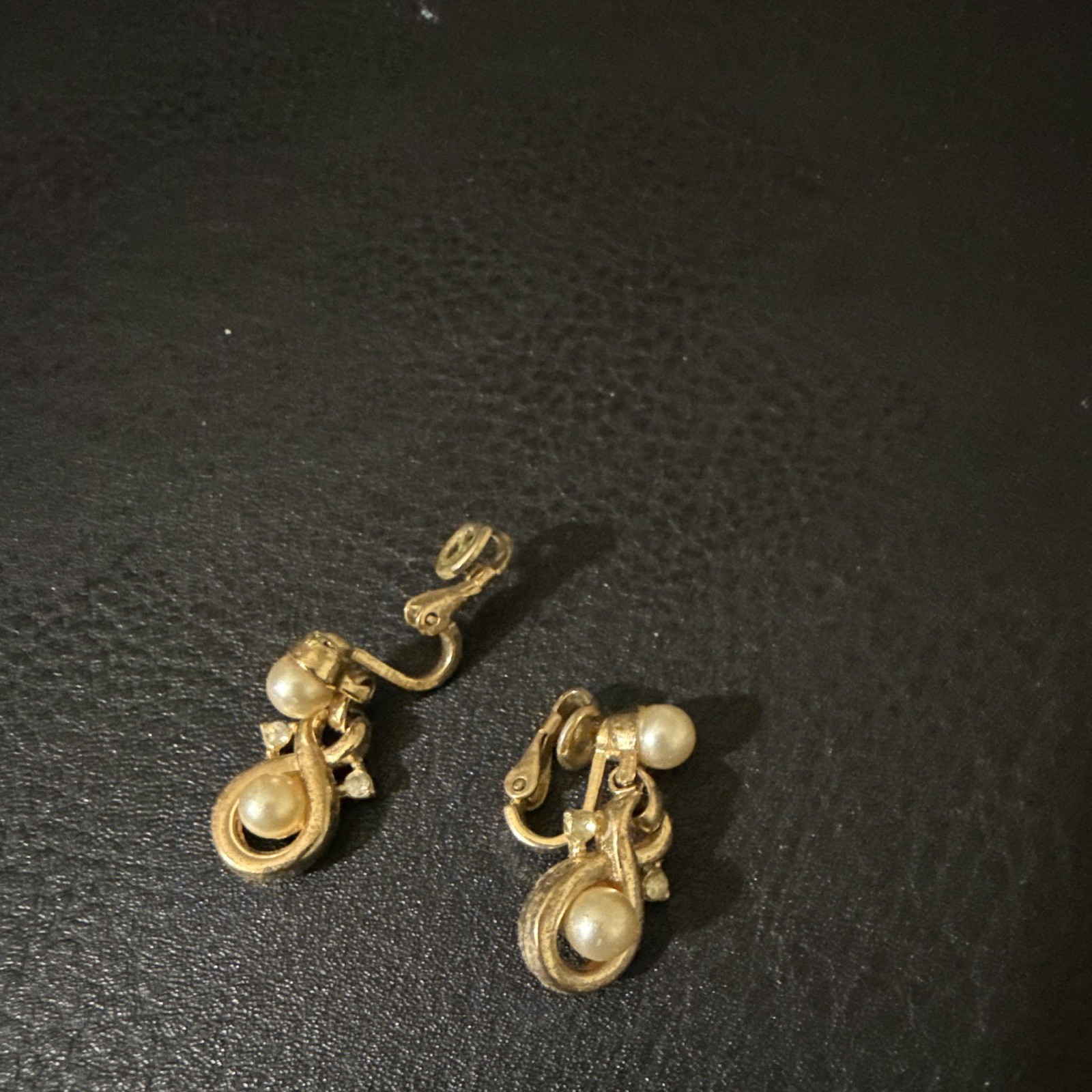 Gold Tone Cream Imitation Pearl Teardrop Clip-On Dangle Drop Earrings