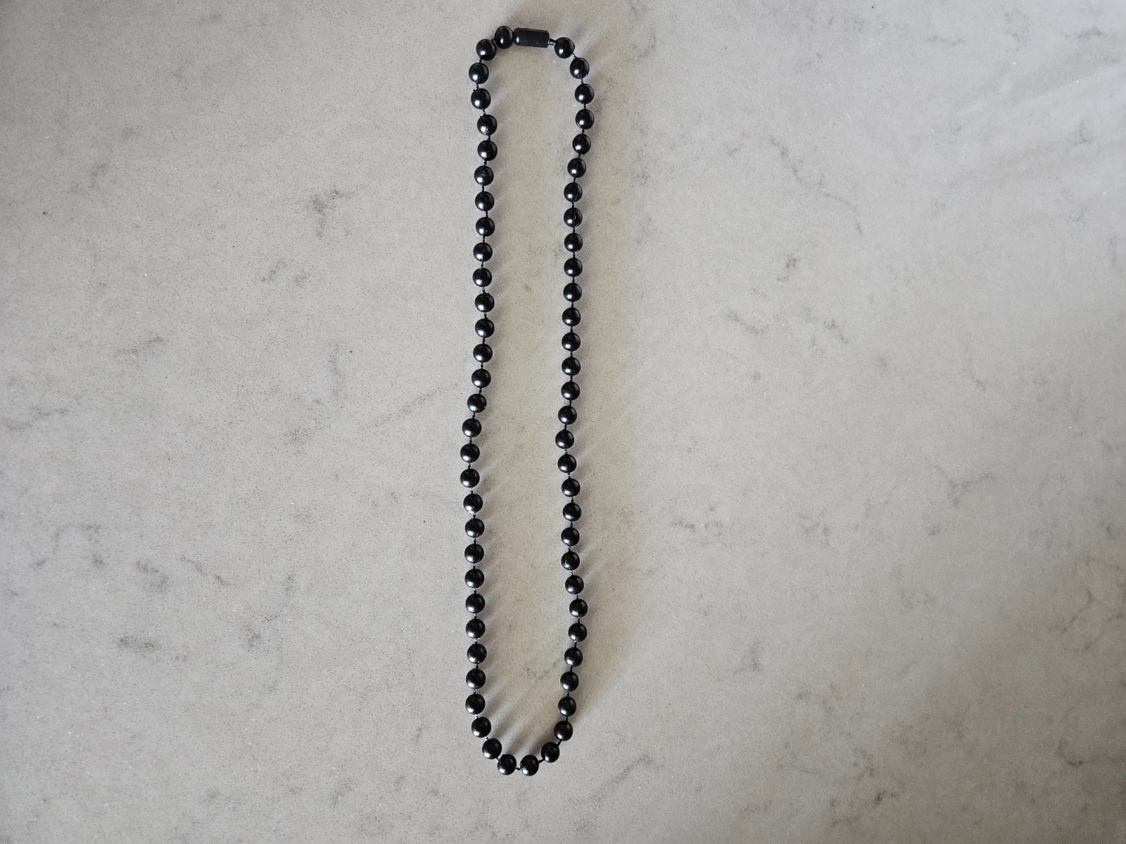 BRAND NEW 24″ LONG BLACK PLASTIC BEAD NECKLACE