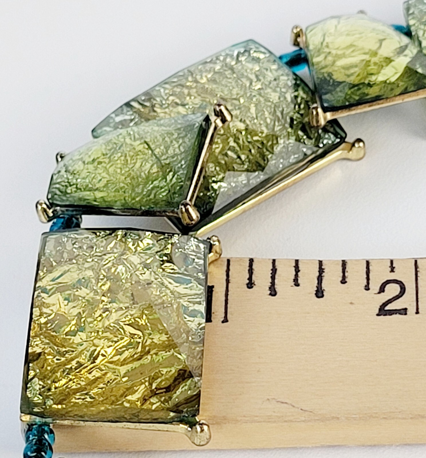 Gold Tone Woman Abstract Green Foil Art Fashion Bib Necklace Jewelry