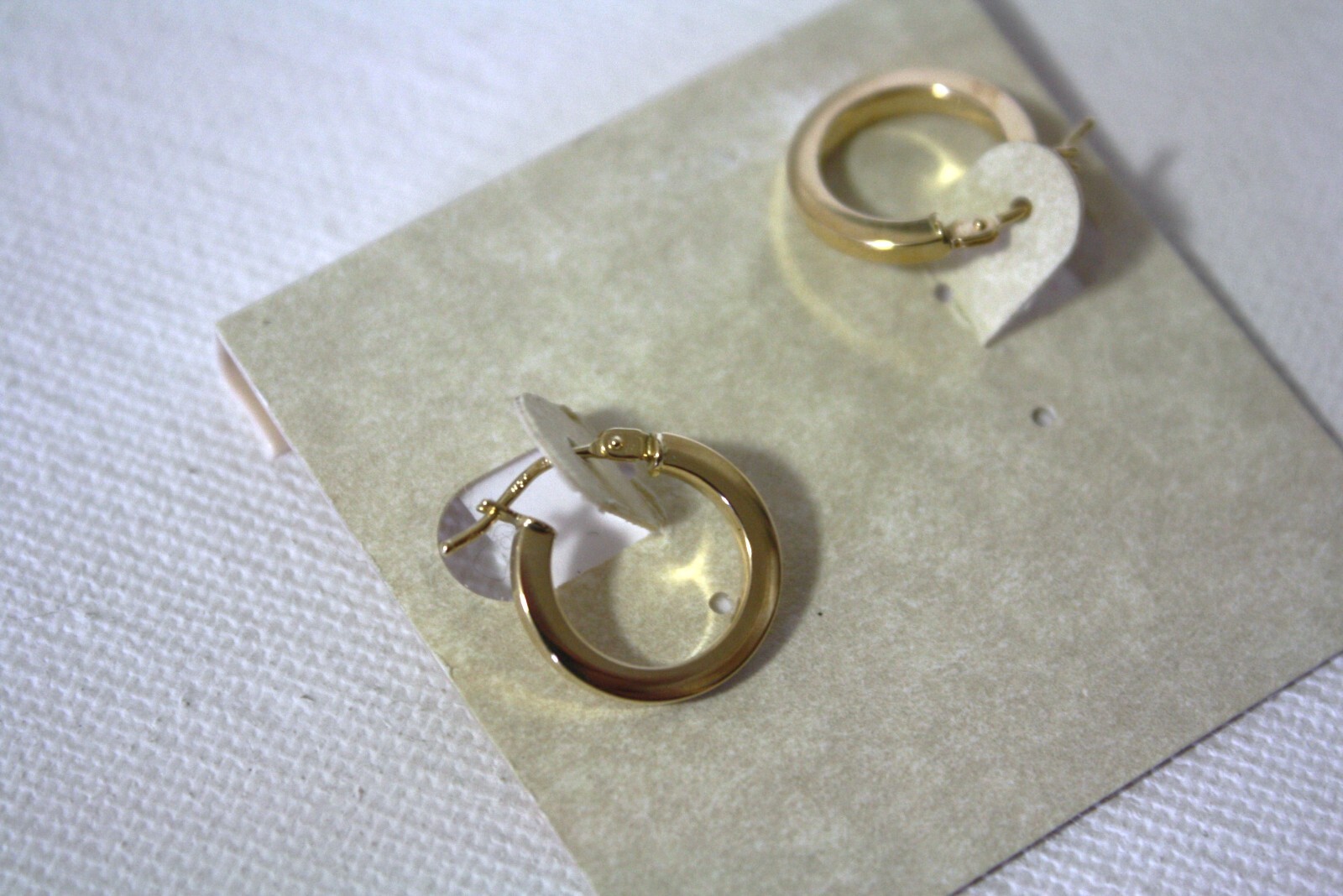 14K Solid Gold small Hoop earrings NWT