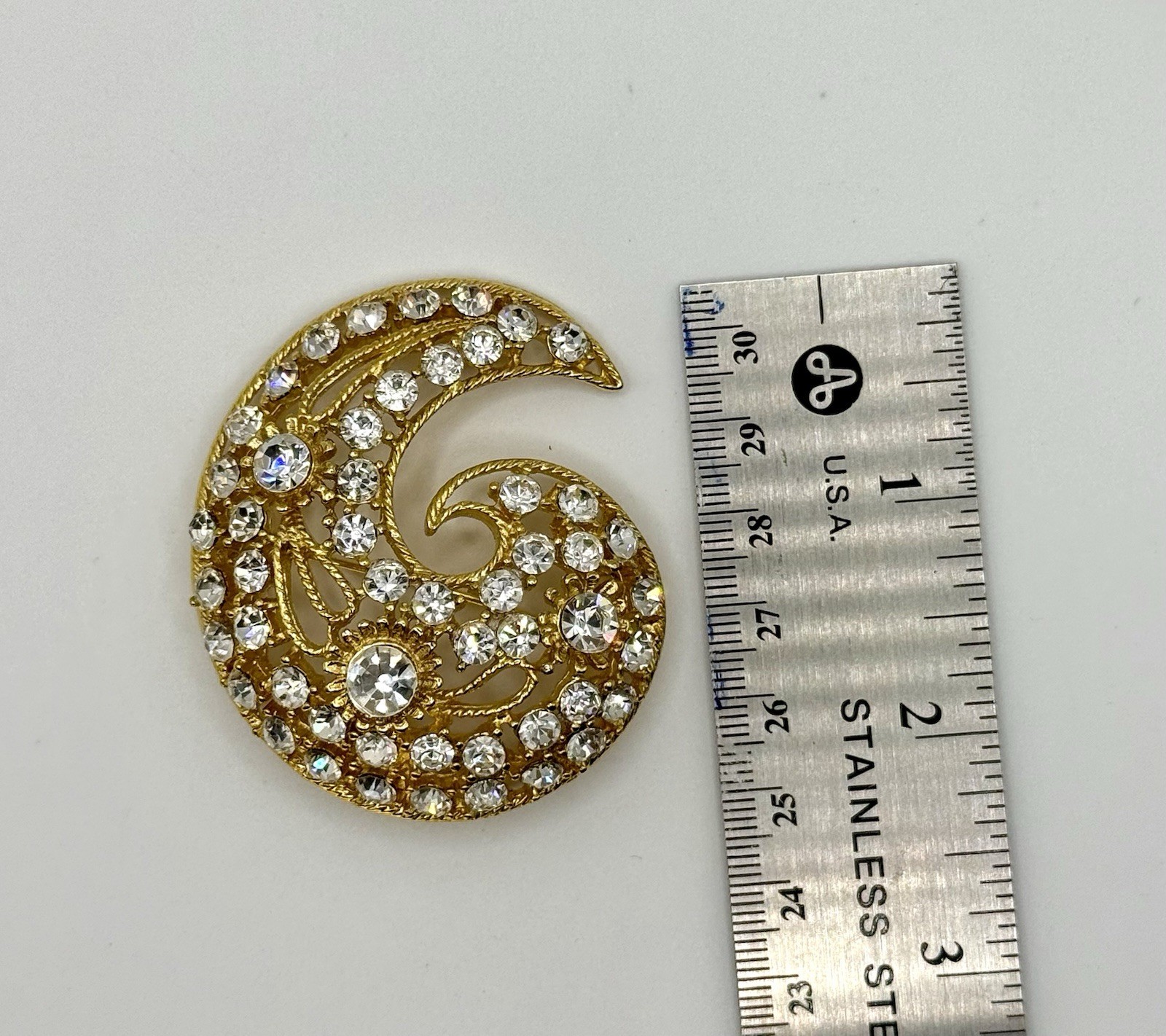 Vintage M.JENT Gold Tone Clear Rhinestone Swirl Paisley Brooch Pin Signed