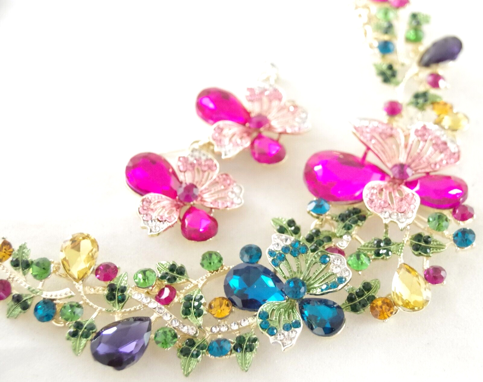 BETSEY JOHNSON MULTICOLOR CRYSTAL FLORAL NECKLACE FLOWER DROP DANGLE EARINGS SET