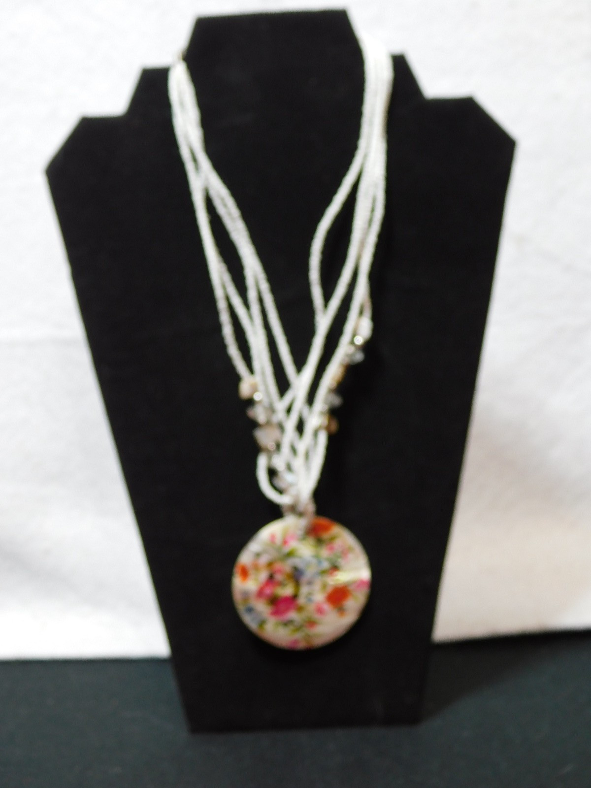 2.5″ Mother of Pearl Painted Pendant Necklace in Very Good Condition