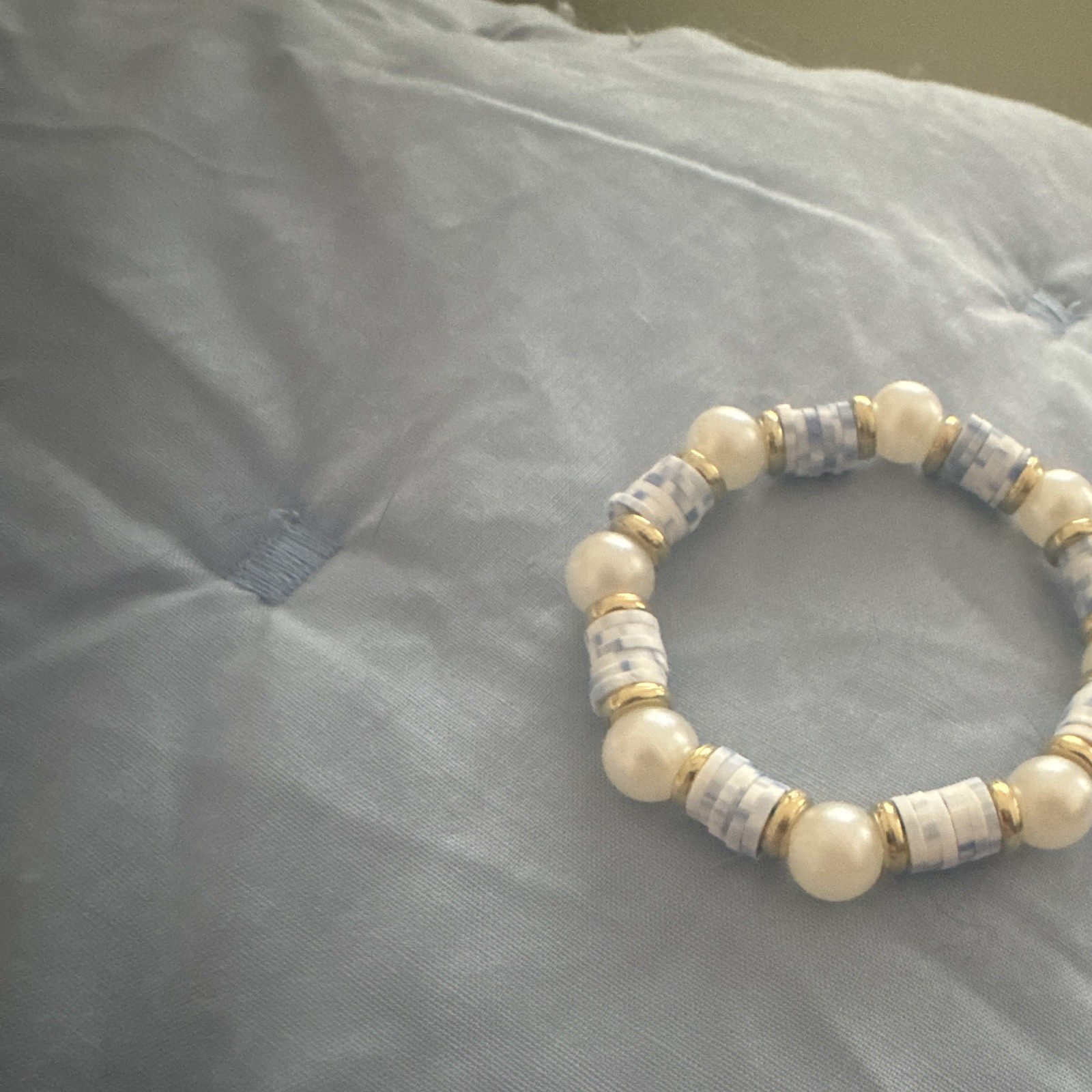 Blue, White & Gold Stretch Beaded Bracelet, Round Plastic Pearl Beads, hand made