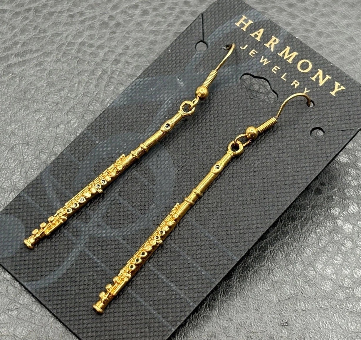 Harmony Gold Tone Flute Dangle Earrings Musical Instrument Music Band