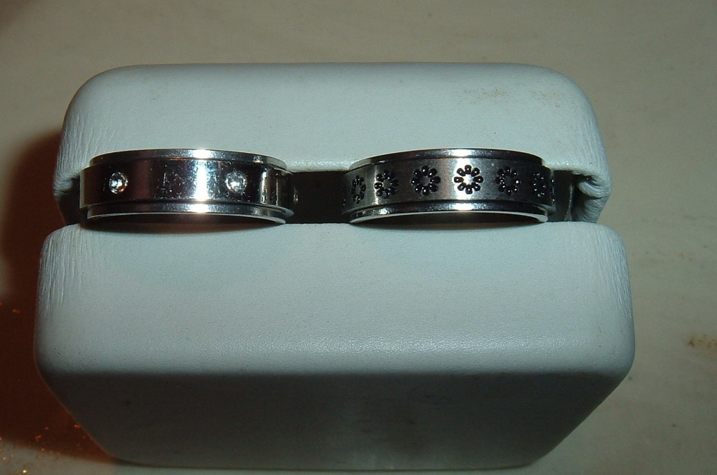 4 NEW SPINNER RINGS SILVER & MIXED TONES WITH GEMS NICE LOT ALL SIZE 7