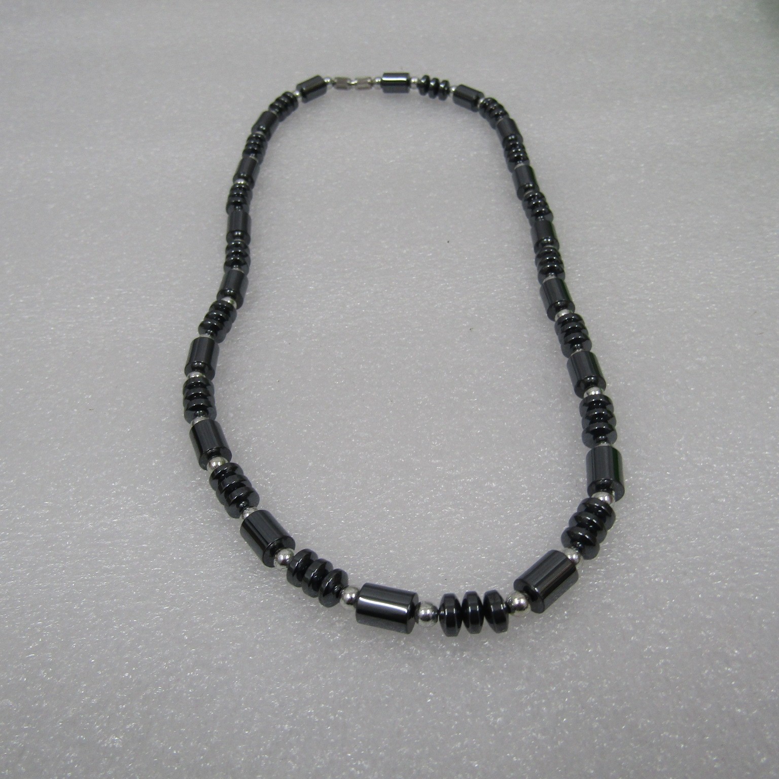 Women’s Jewelry Black Necklace Hematite Beads None Magnetic