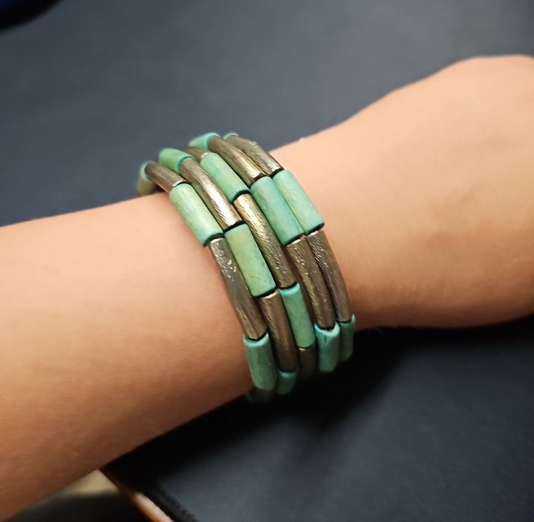 Turquoise & Gold Silver Color Wooden Bead Bracelet Modern Memory Wire wrap
