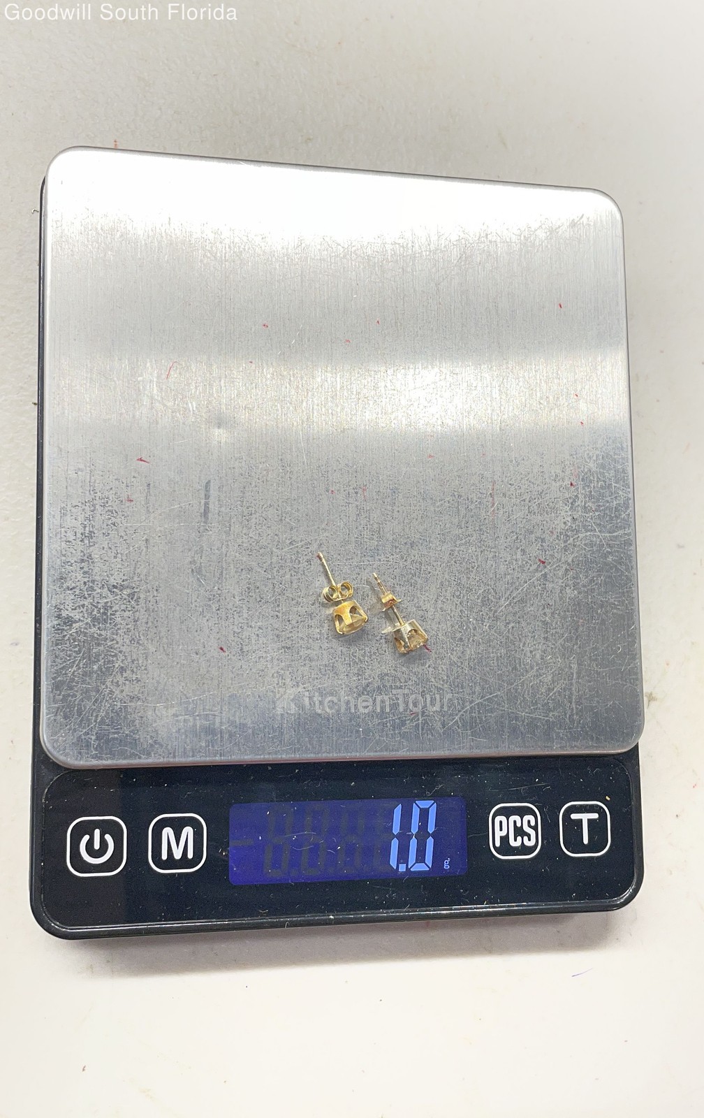 Gold 14K Earrings Women’s (Stamped 585/14K- Tested 13.56KT) Weight 1.0g