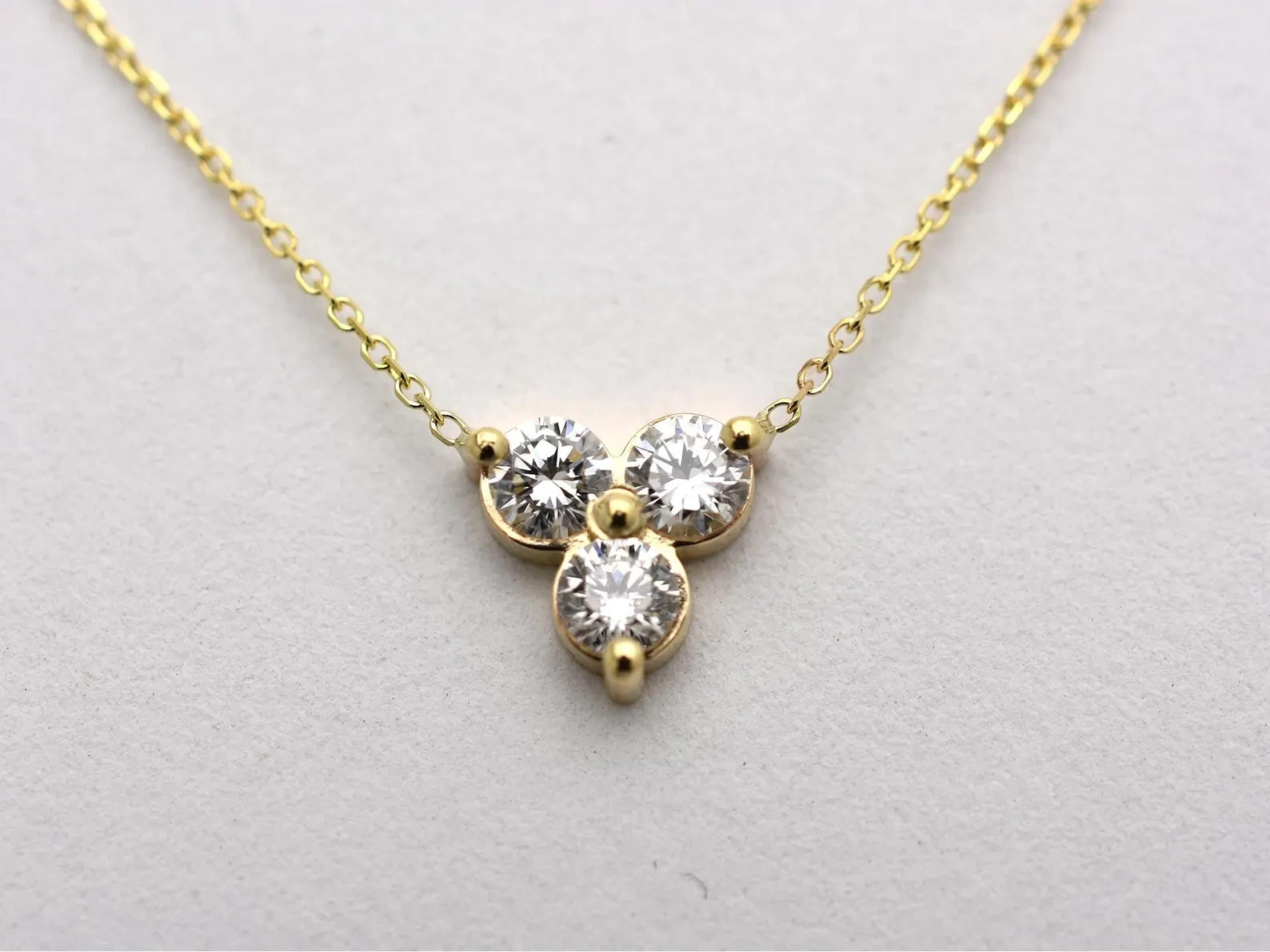 Lab Grown 1.00 Ct Round EF VS Diamond Flower Cluster Necklace in 14K Yellow Gold