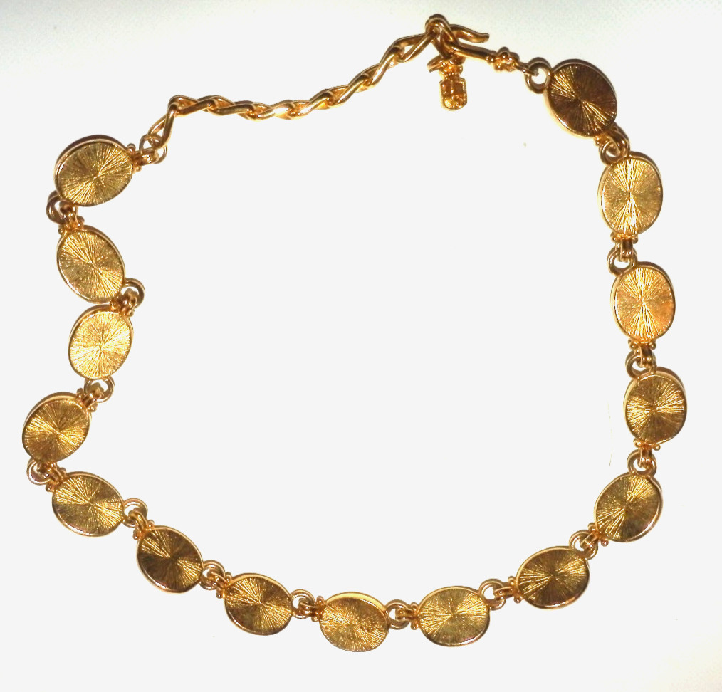 Vintage LC Crown Mark Red Cabochon Gold Tone Necklace Choker 17″ Lia Sophia