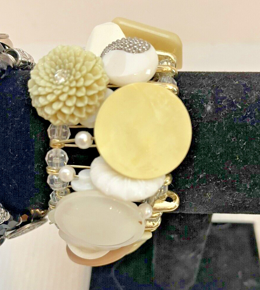 3pc Lot VINTAGE BUTTONS BRACELET MADE WITH ELASTIC & SAFETY PINS