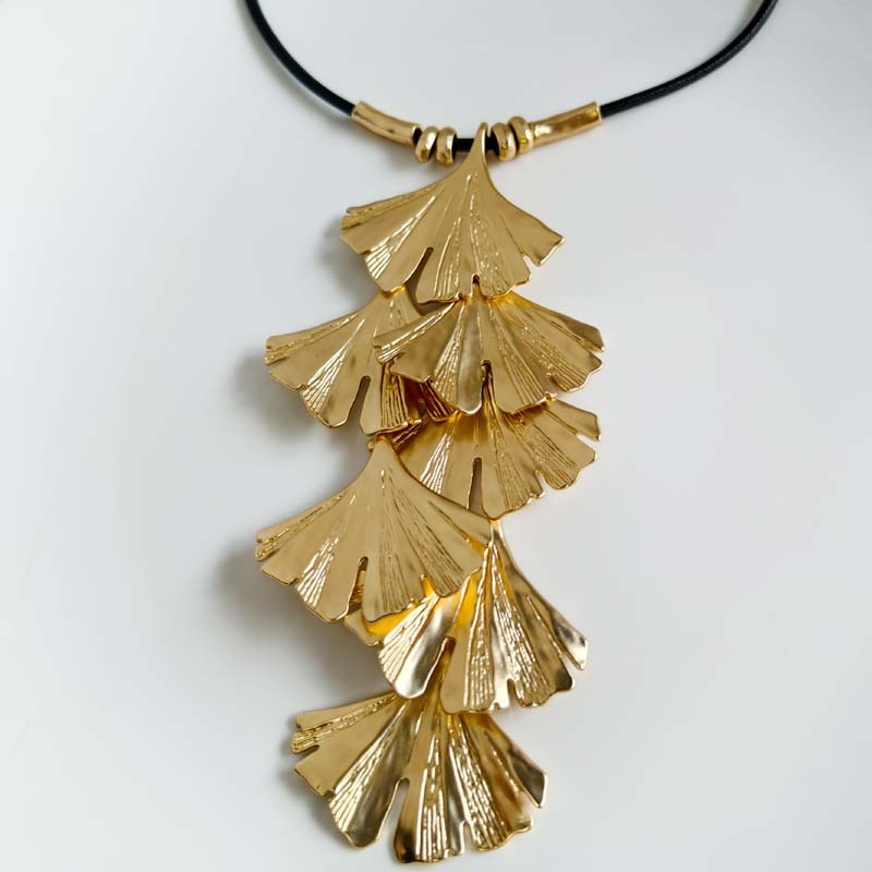 17″ Chicos Ginkgo Leaf Pendant Statement Necklace Women Party Vacation Jewelry
