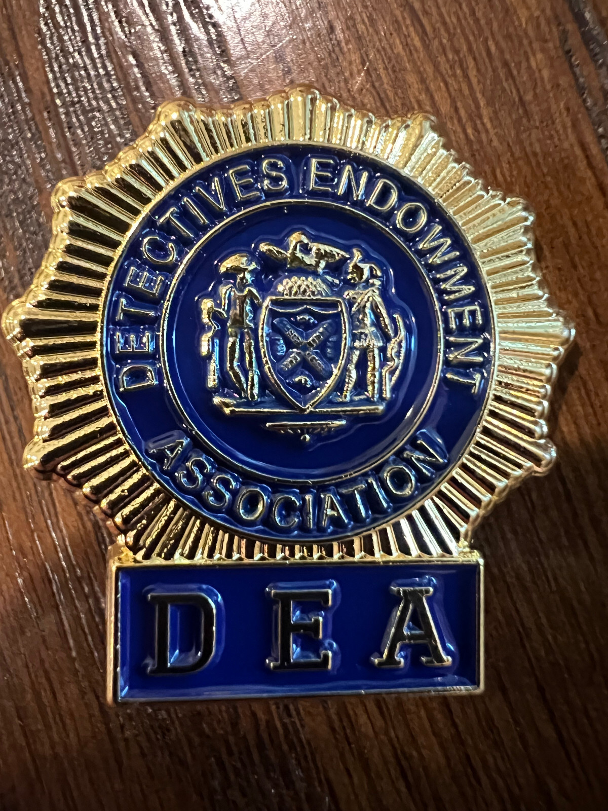 lapel pin Detectives Endowment Association DEA blue enamel gold color zinc alloy