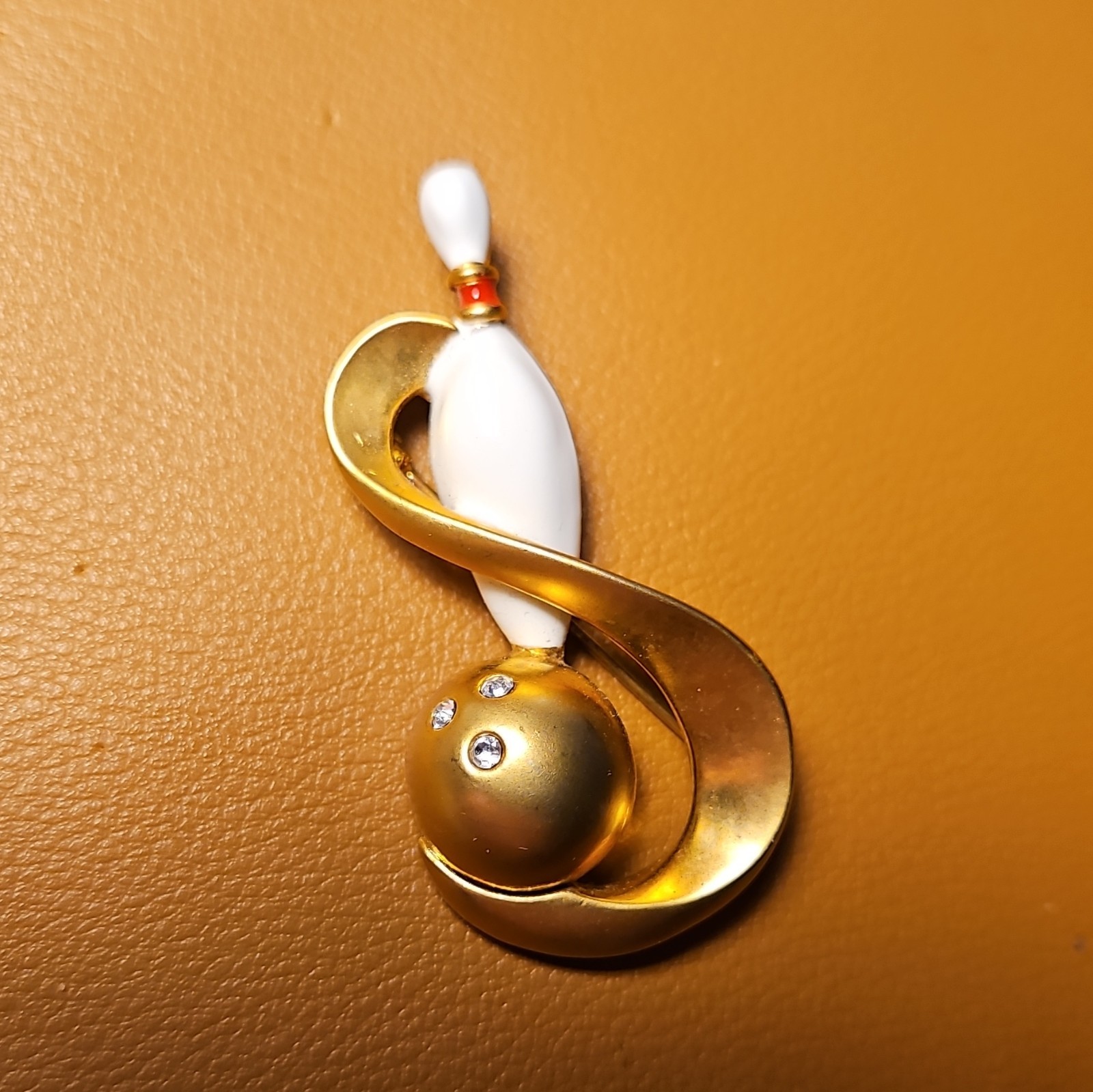 Gold Tone Metal Bowling Pin Sports Brooch Pin