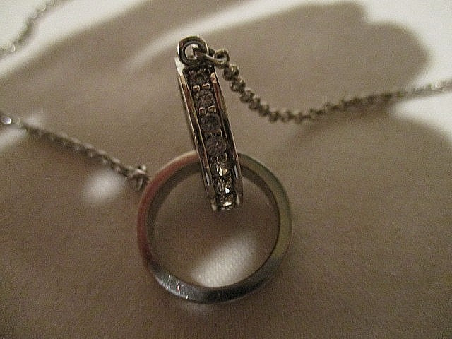 ALDO Silvertone 16″ w/2.5″ Extender Chain Double Rings-1 Plain 1 w/Rhinestones