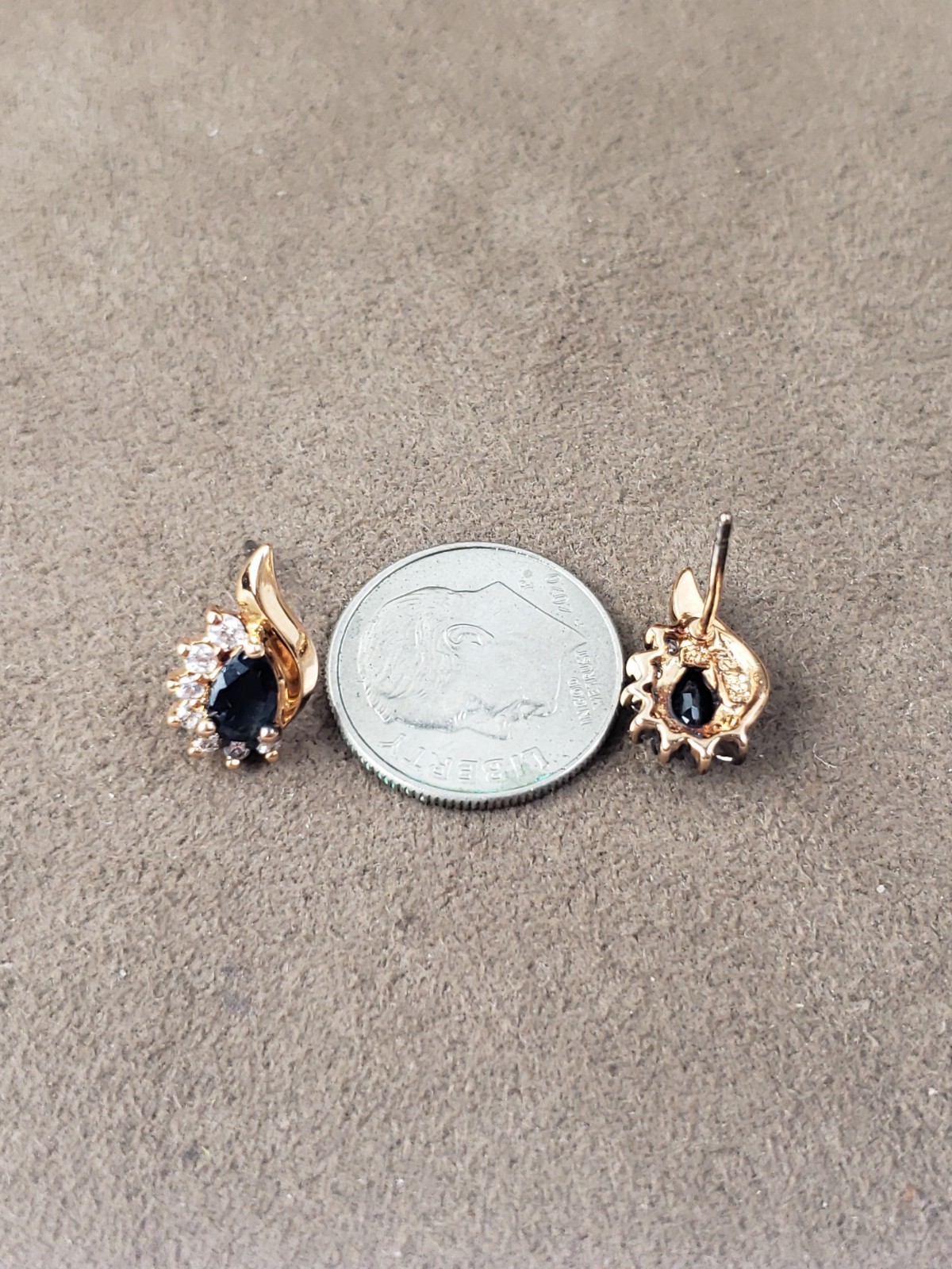 CHARMING GOLD TONE STERLING SILVER SPINEL & CZ TEARDROP STUD EARRINGS