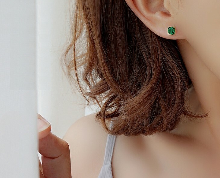 6mm 18K Gold in Sterling Silver Stud Earrings Square Green Cubic Zirconia F23