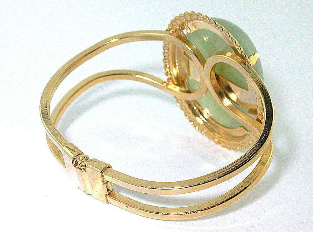 40×30 Jade Cabochon Cab Gemstone Spring Load 7 1/2 Inch Goldplated Cuff Bracelet