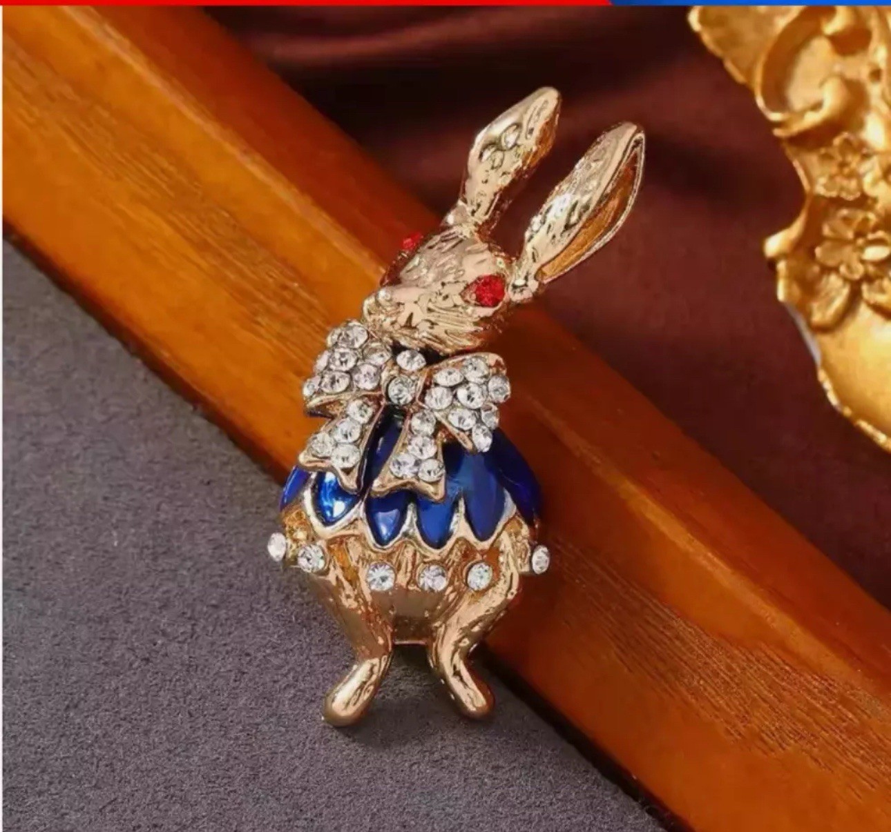 Easter Spring Rabbit Bunny Alice In Wonderland Gold Rhinestone Pin Brooch