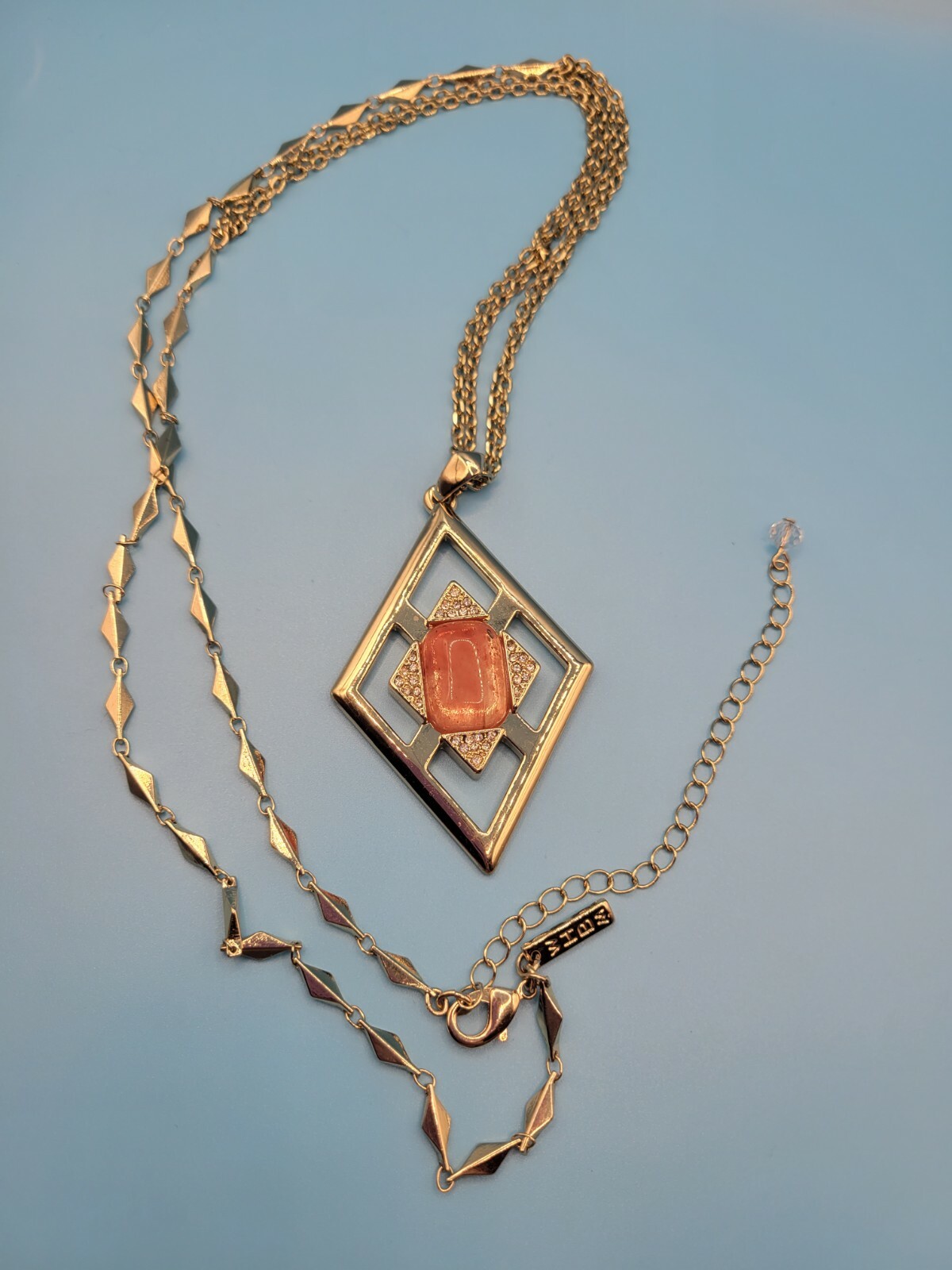 NWT White House Black Market Cutout Coral Color Stone Pendant 32″+ Necklace