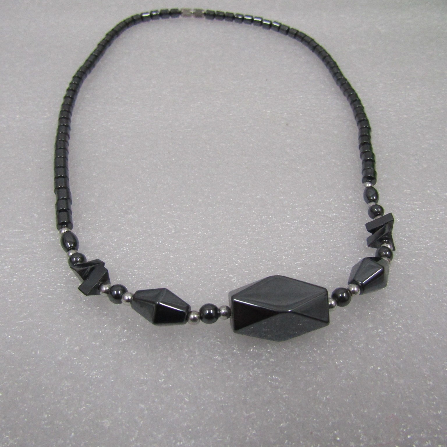 Women’s Jewelry Black Necklace Hematite Beads None Magnetic