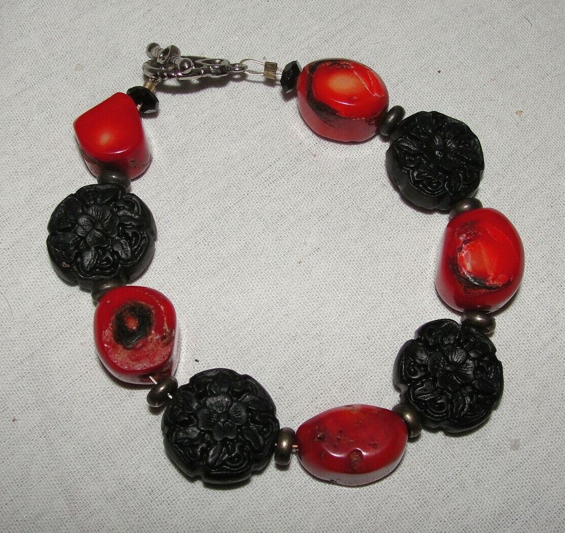 Red & Black Floral Etched Stone Beaded Toggle Closure Bracelet 8-inch Long