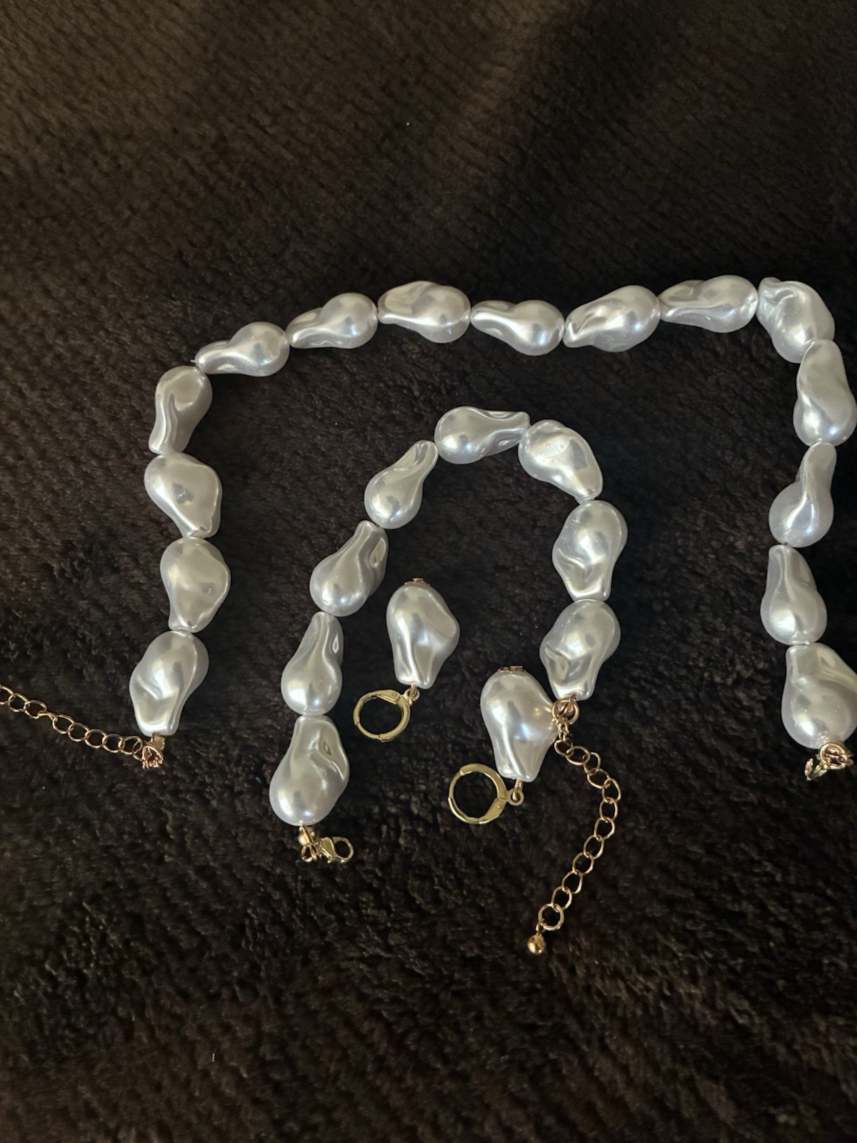 Freshwater Imitation Baroque Pearl Necklace and Earring Set – White