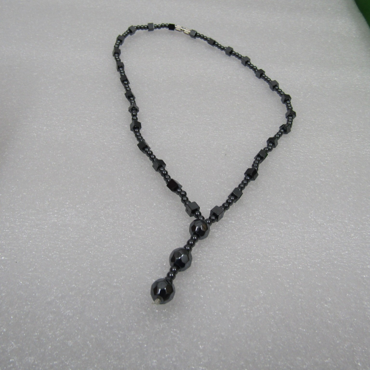 Women’s Jewelry Black Necklace Hematite Beads None Magnetic