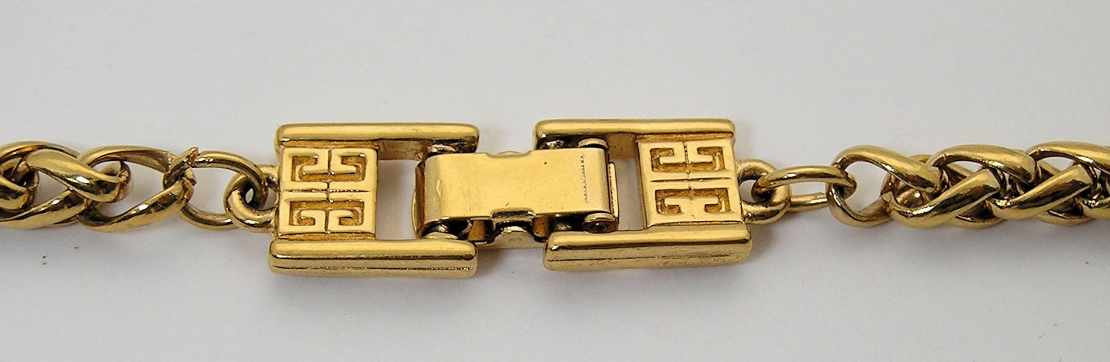 Stunning Givenchy Gold Tone 5mm Wheat Link Chain Signature 4 “G” Logo Clasp 24″
