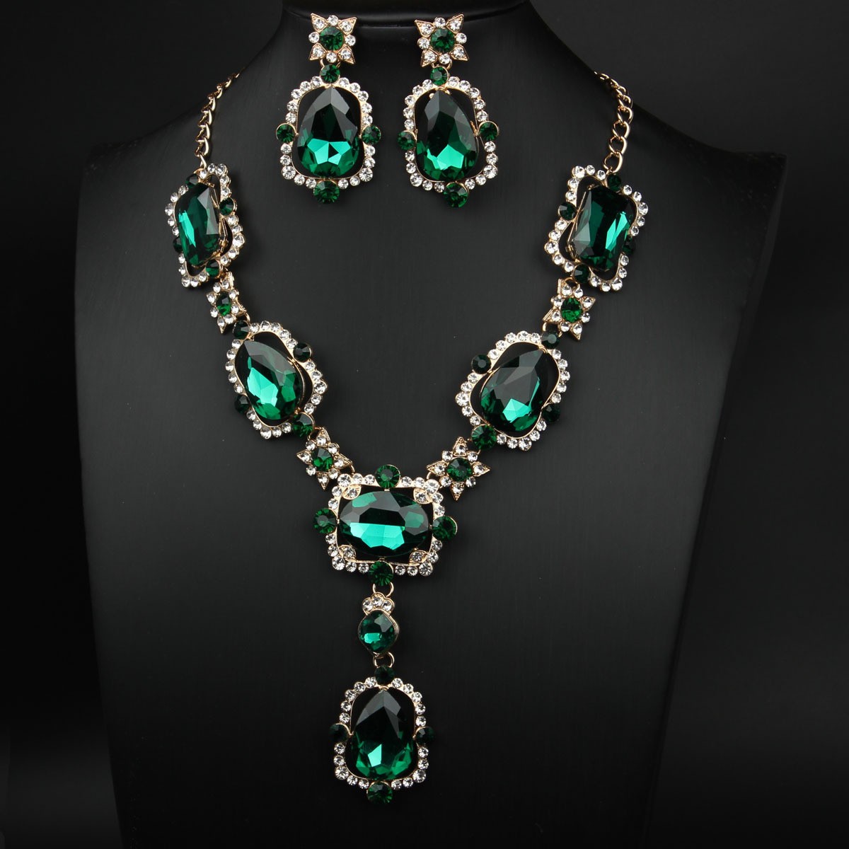 Emerald Green Crystal Jewelry Set Gold Tone Teardrop Rhinestone Necklace Earring