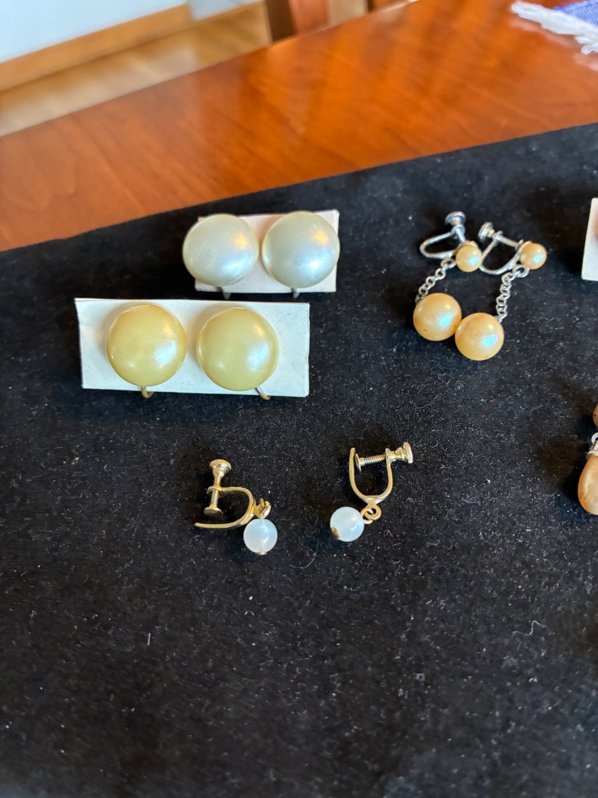 8 Pair Vintage Screw Back Earrings Faux Pearls Floral Gold Silver Tone$5