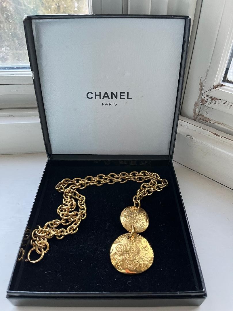 CHANEL 93P Signed Vintage Gold Logo Double Disk Necklace Made in France
