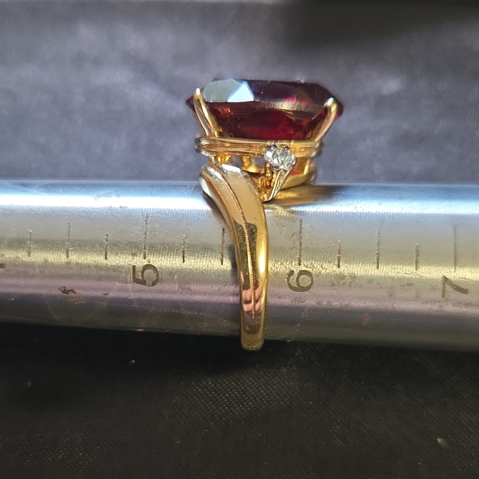 Gold Tone Oval Red Stone Cocktail Ring w/ Clear Accent Stones Prong Set Sz 6