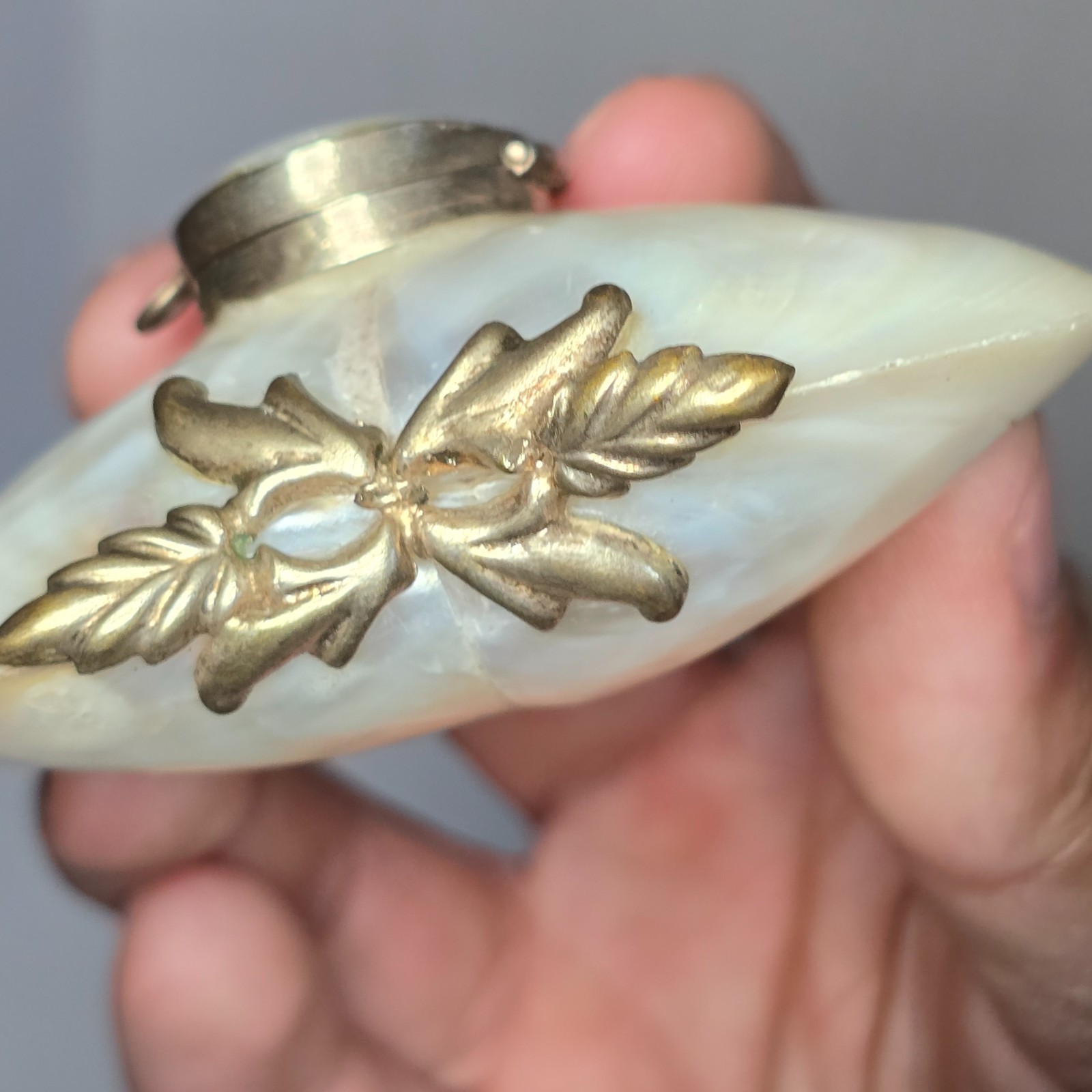 Mid Century Silvered Metal Mounted Abalone Shell Heart Locket – Mother of Pearl