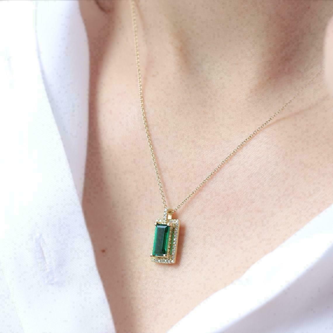 2 Ct Baguette Cut Simulated Green Emerald Women’s Pendant 14K Yellow Gold Plated