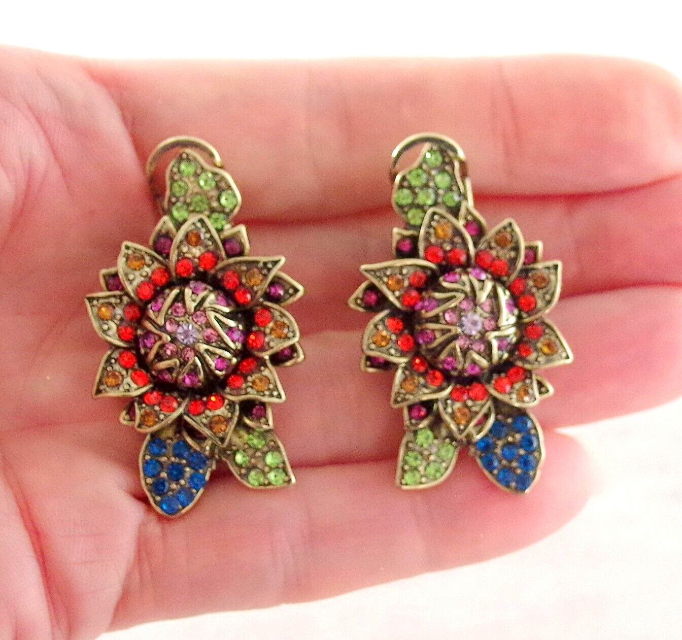 1 5/8″ DESIGNER STYLE MOODY HUES CRYSTAL RHINESTONE CABBAGE ROSE FLOWER EARRINGS