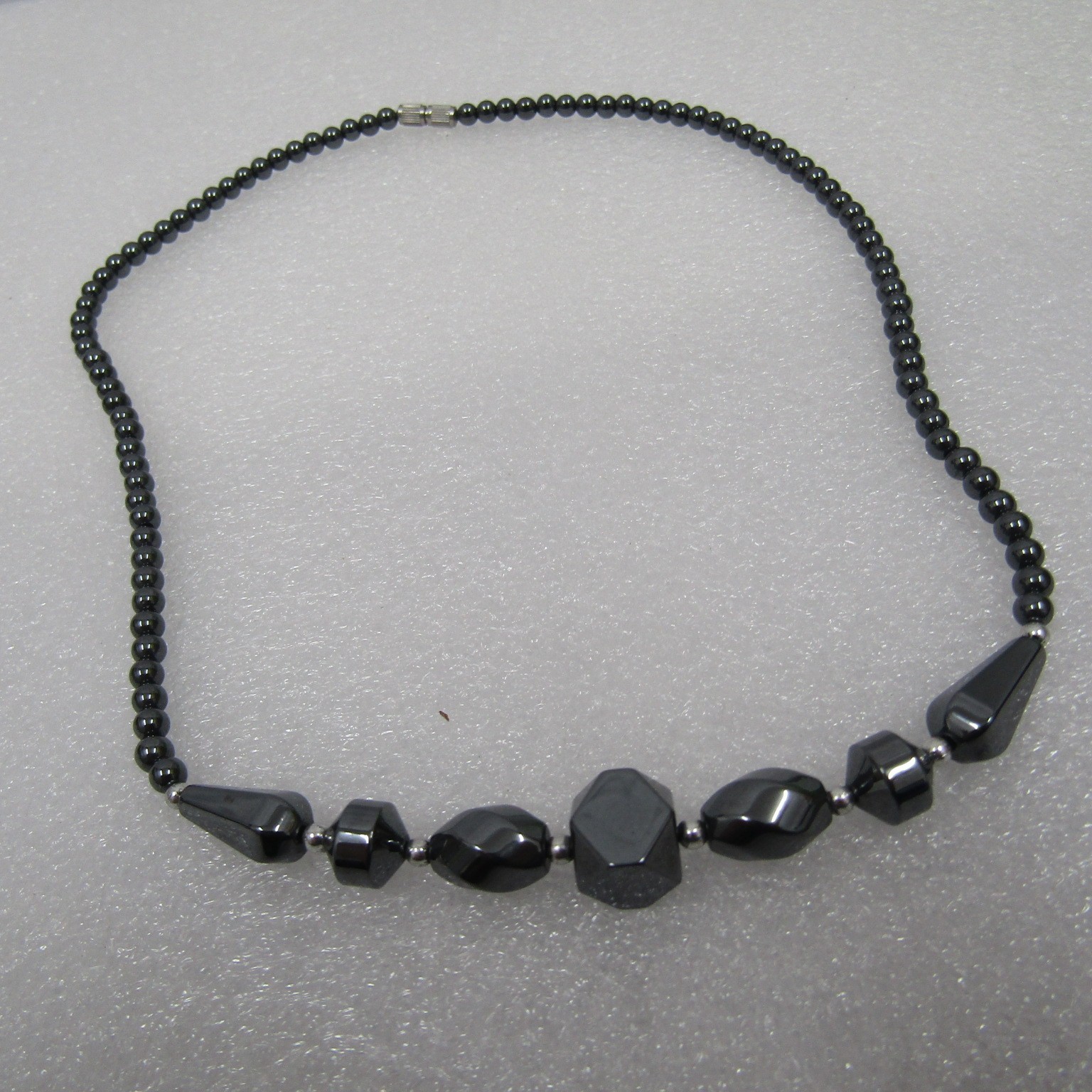 Women’s Jewelry Black Necklace Hematite Beads None Magnetic