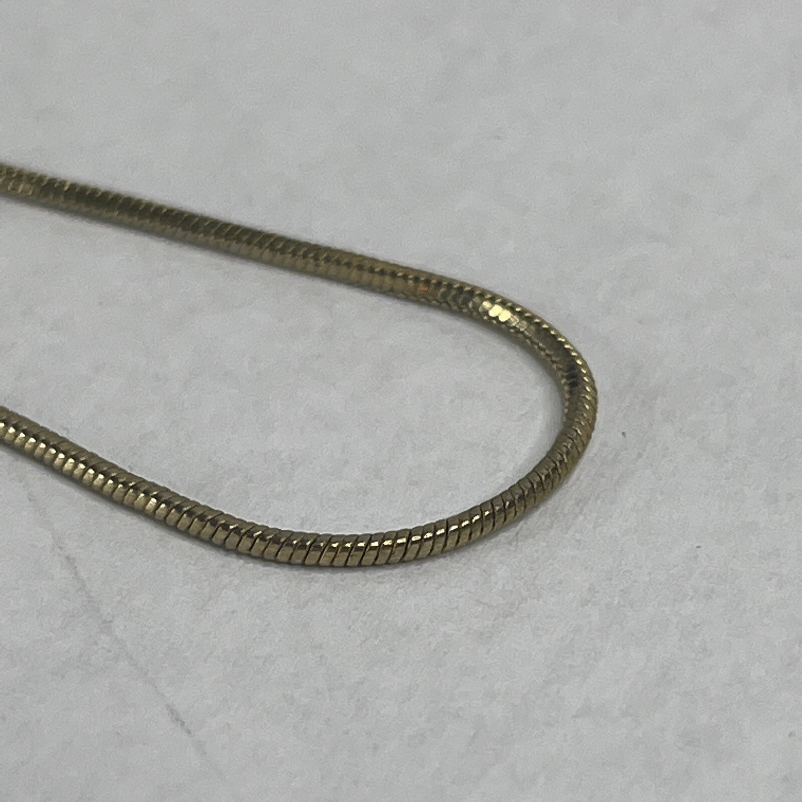 Cobra Cable Chain Gold Tone no Mark 16″
