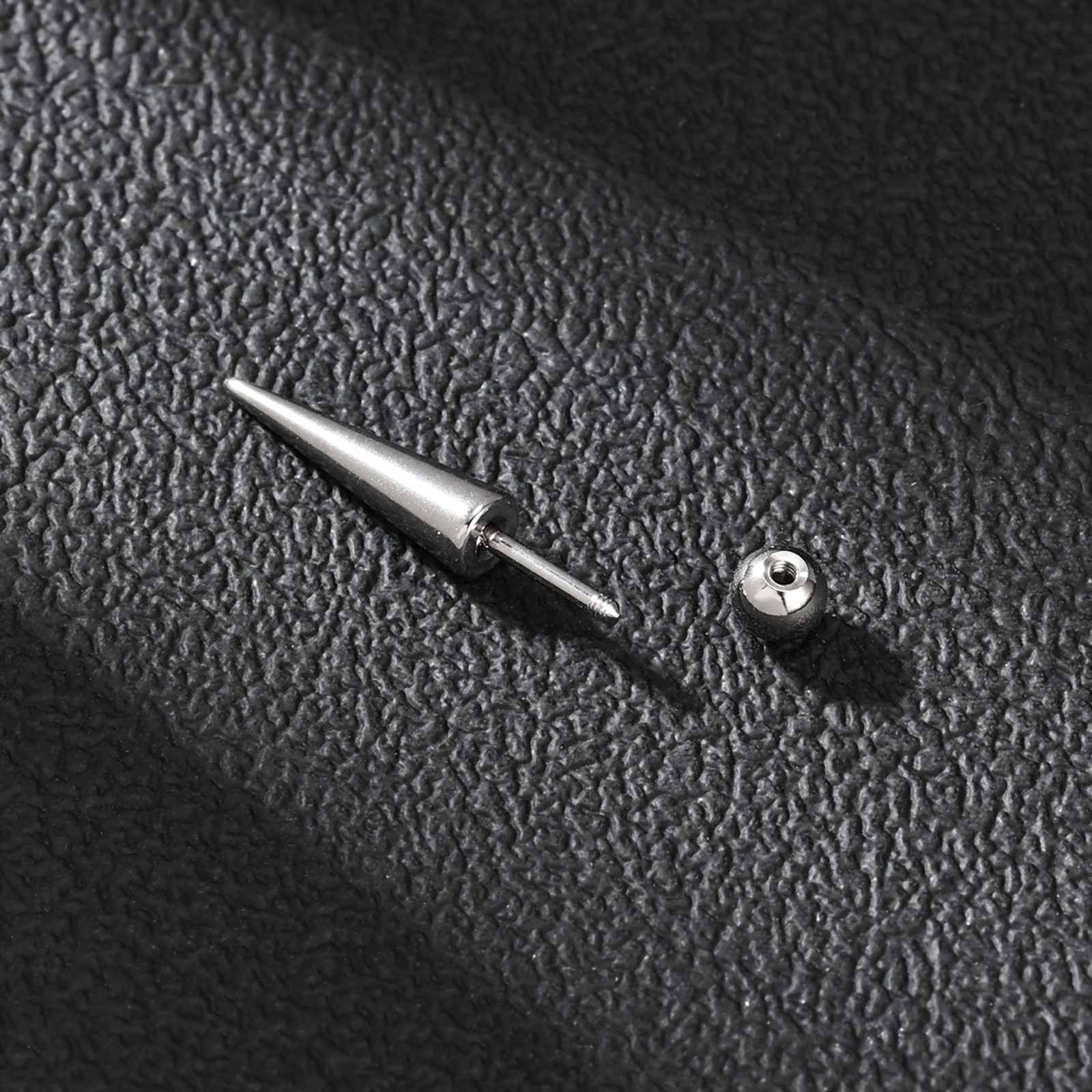18G Stainless Steel Spike Stud Earring Helix Piercing Balls Screw Back Piercing