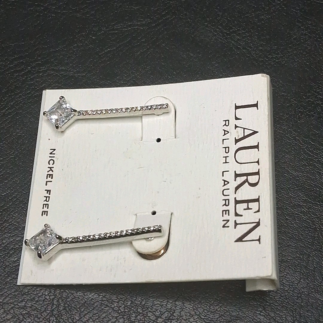 RALPH LAUREN RL Pierced Drop Earrings Whit Crystal Silver Tone. 15.190