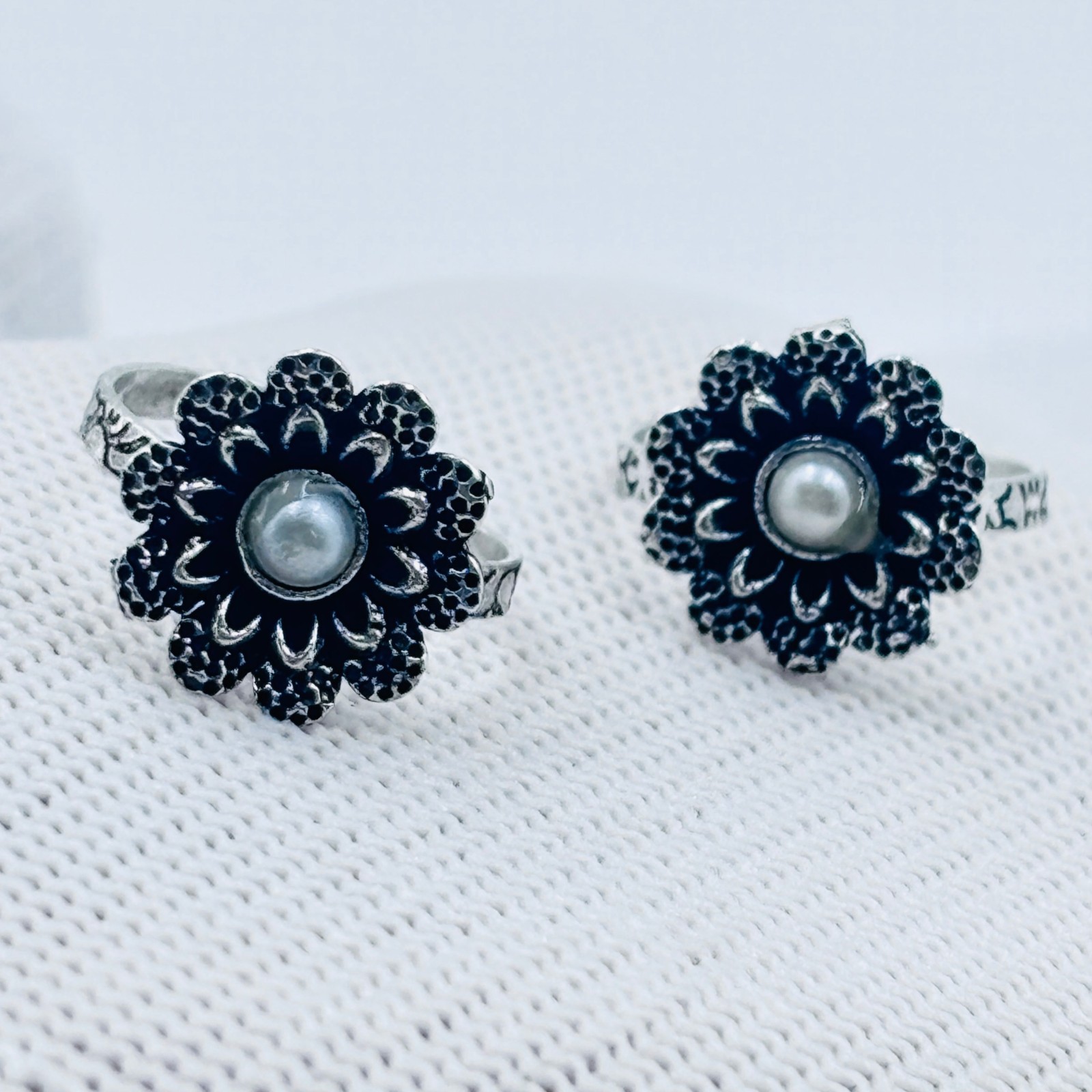 Silver Tone Floral Toe Rings Artificial Faux Pearl Adjustable Boho Vintage