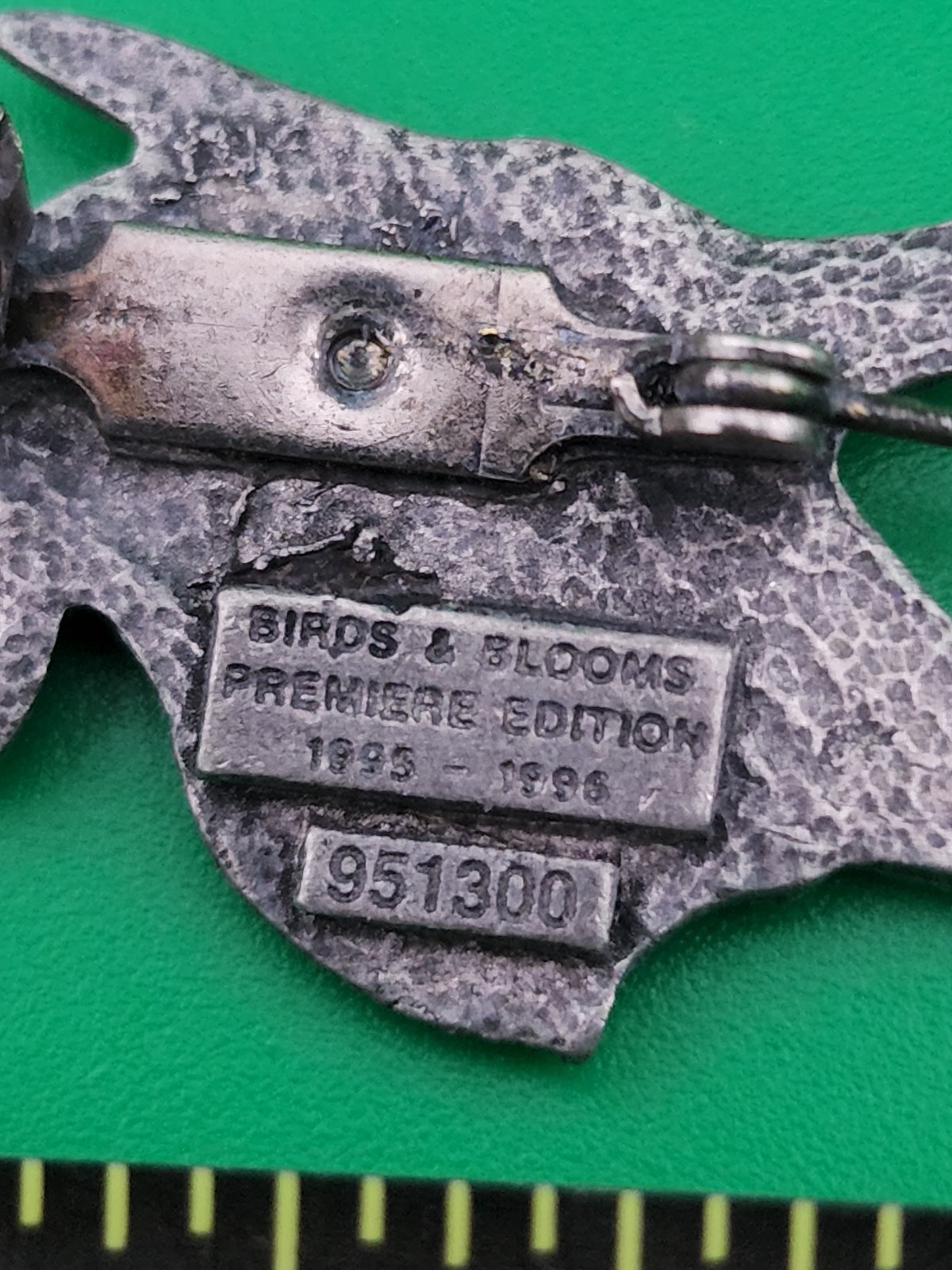 1995-1996 Birds & Bloom Premiere Edition Pewter Hummingbird Flowers Brooch Pin