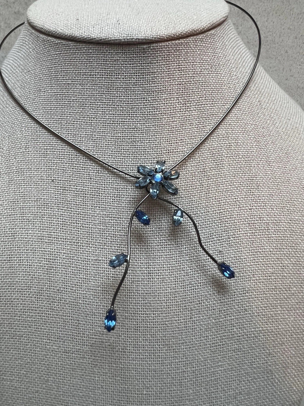 Beautiful Blue Prong Set Rhinestone Slip On Wired Collar Necklace Dark Gray H3