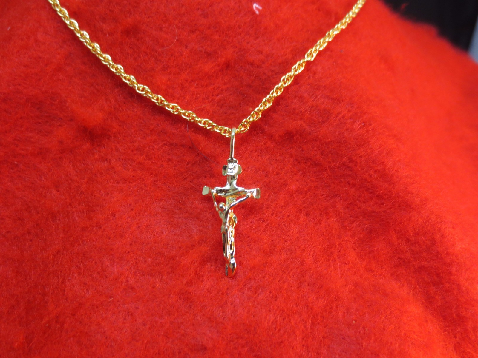 14 KT GOLD PLATED CRUCIFIX CROSS 1 1/8″ CHARM & 16″ -30″ ROPE CHAIN -2056
