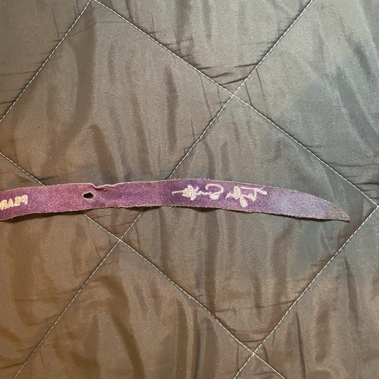 Taylor Swift “Fearless” Leather Bracelet (Purple) – Official Merch – Rare Item